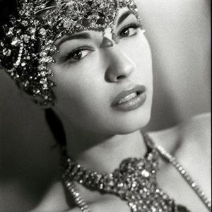 Meet your Posher, Greya